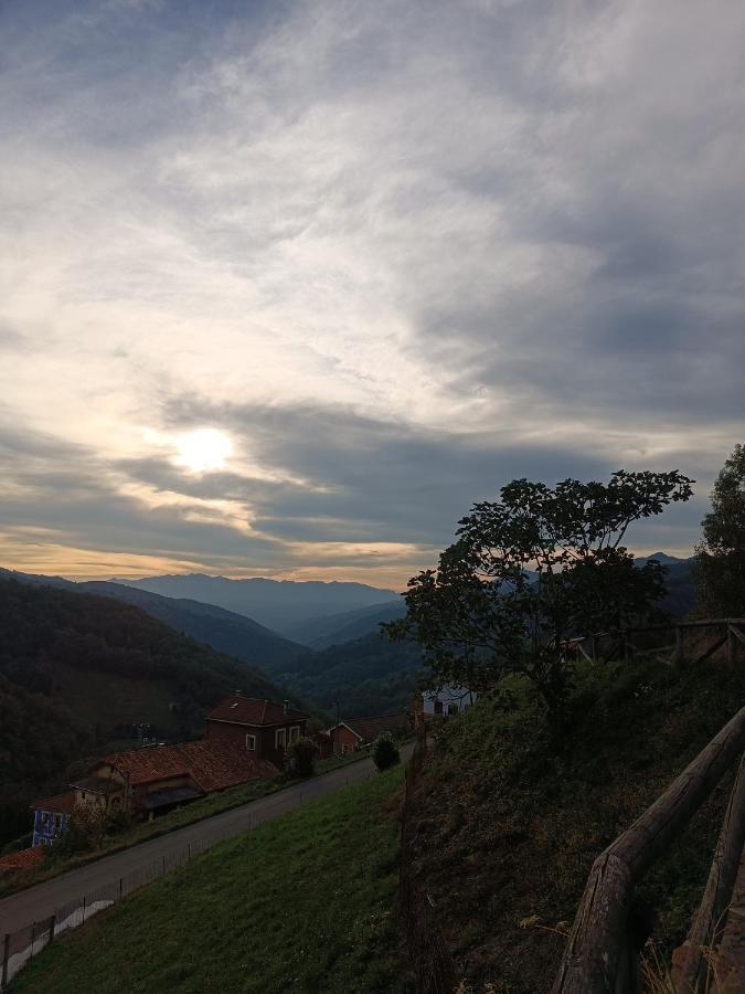 La Vallicuerra เมียเรส ภายนอก รูปภาพ